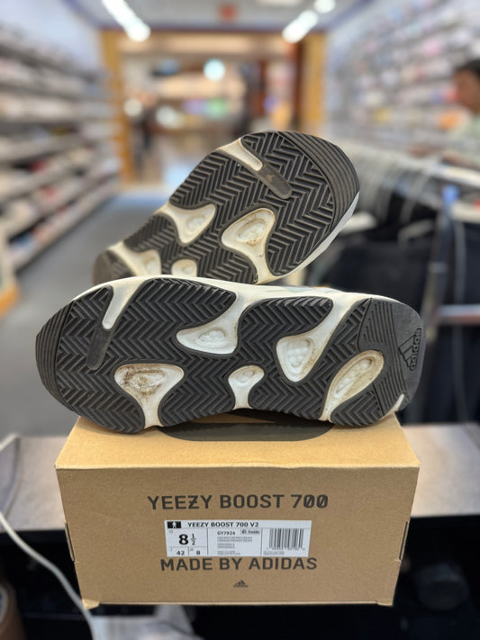 *USED* adidas Yeezy Boost 700 V2 Cream