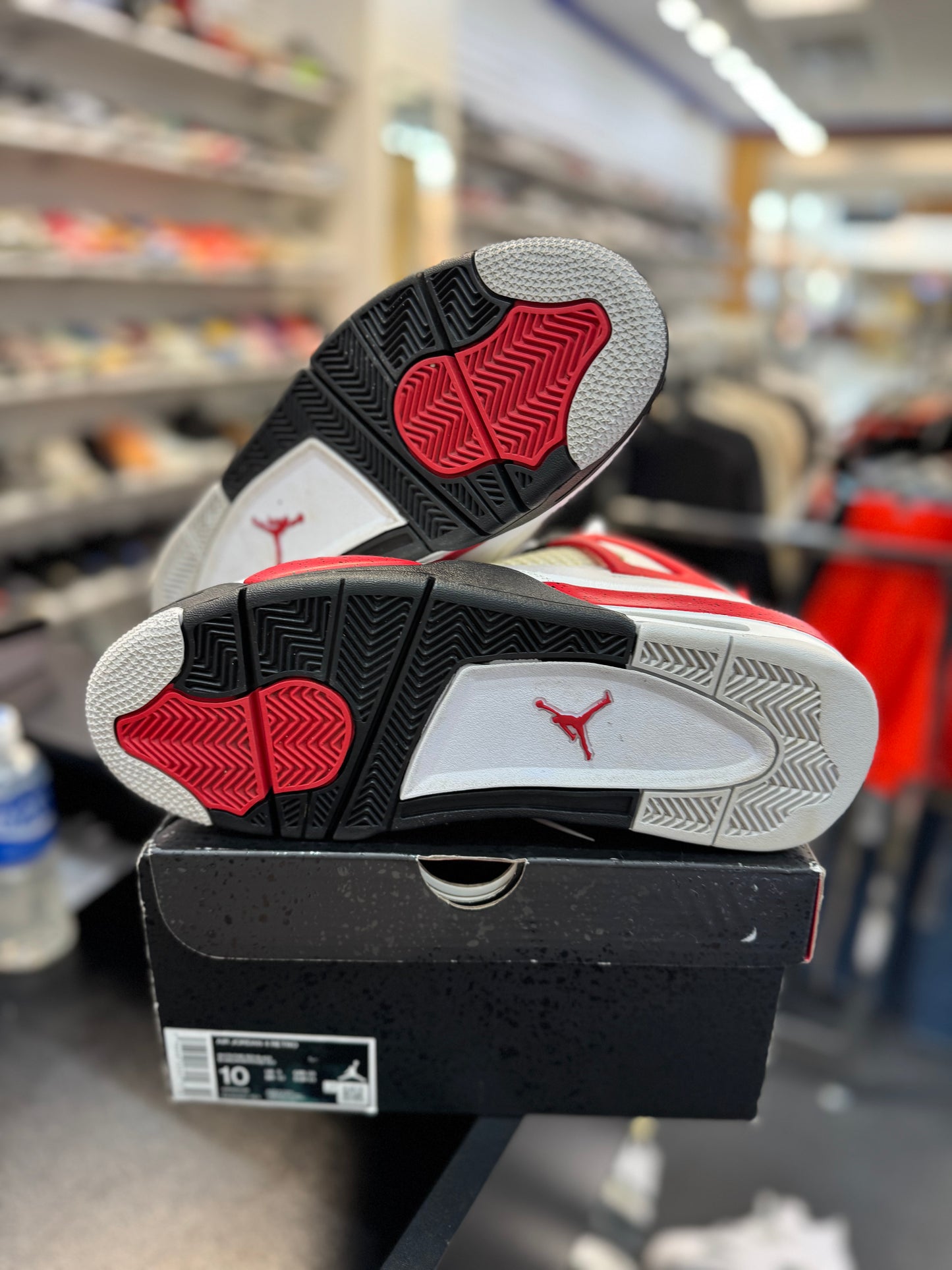 *USED* Jordan 4 Retro Red Cement