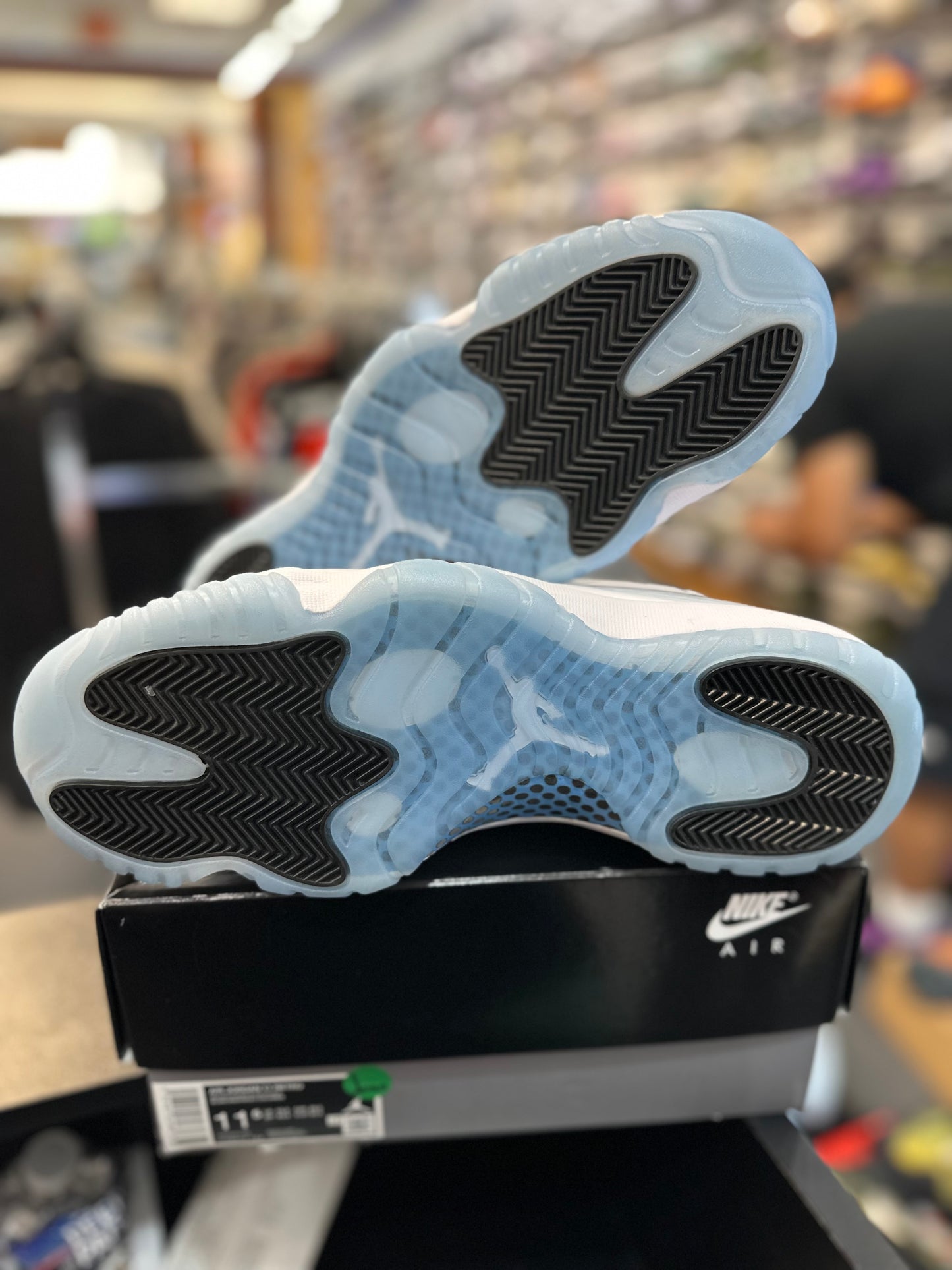 *USED* Jordan 11 Retro Legend Blue