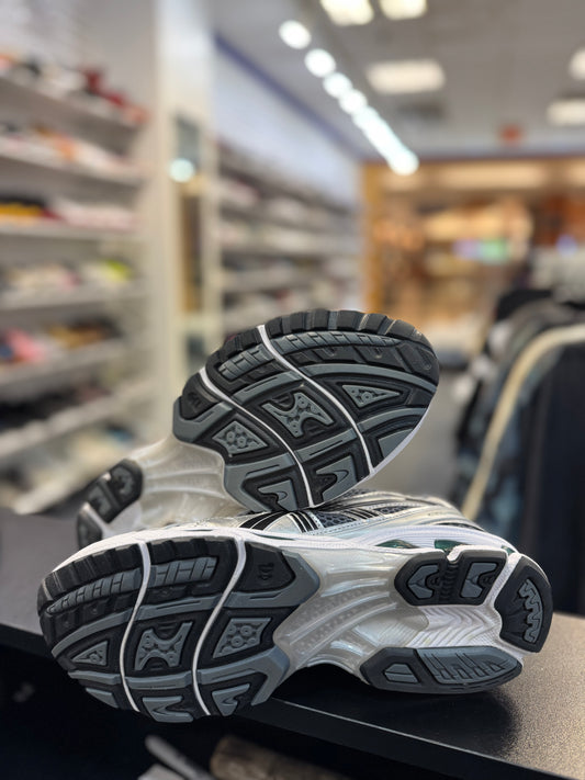 *USED* ASICS Gel-Kayano 14 Metropolis Jasper Green