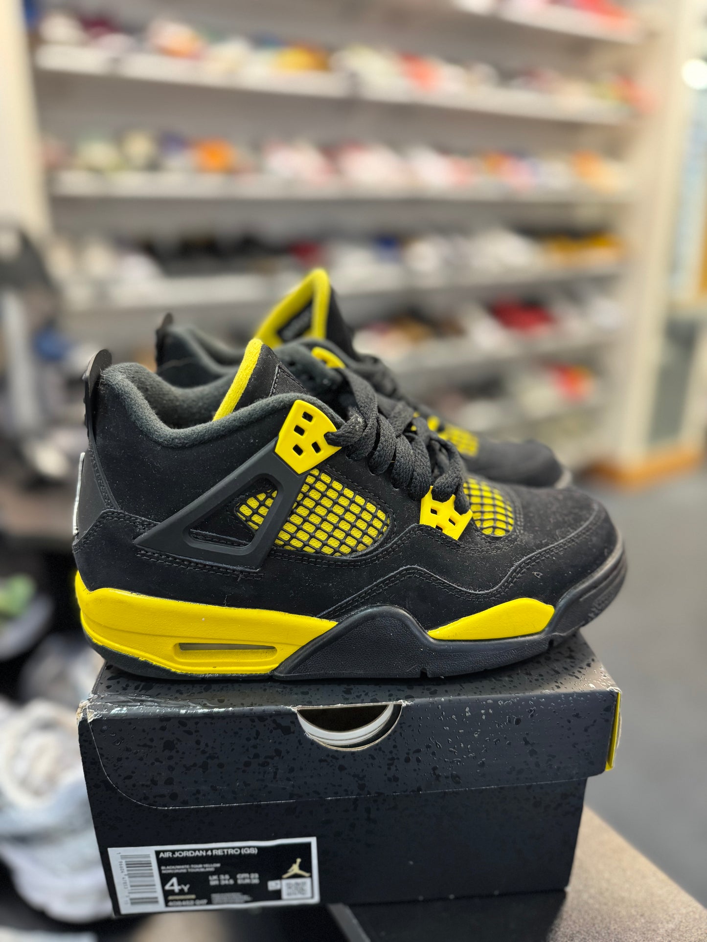 *USED* Jordan 4 Retro Thunder (2023) (GS)