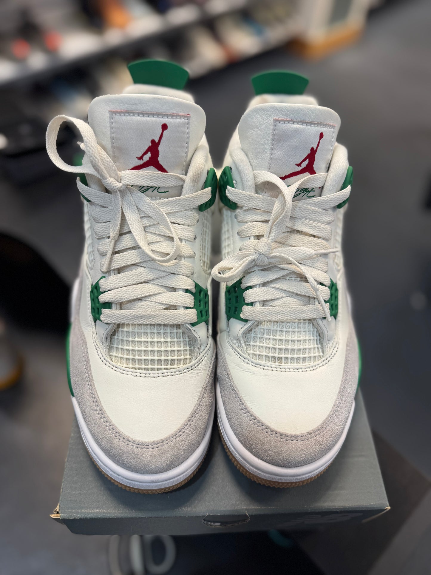 *USED* Jordan 4 Retro SB Pine Green