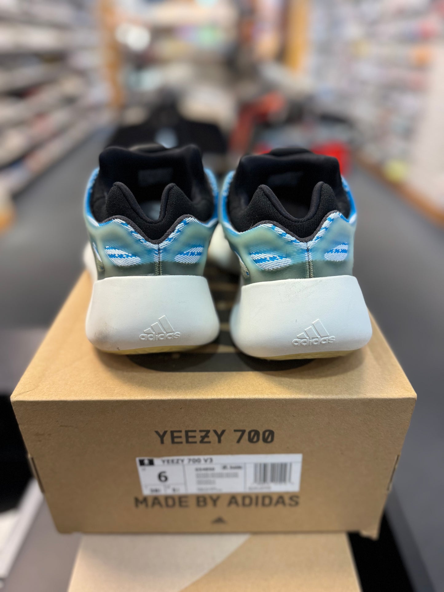*USED* adidas Yeezy 700 V3 Arzareth