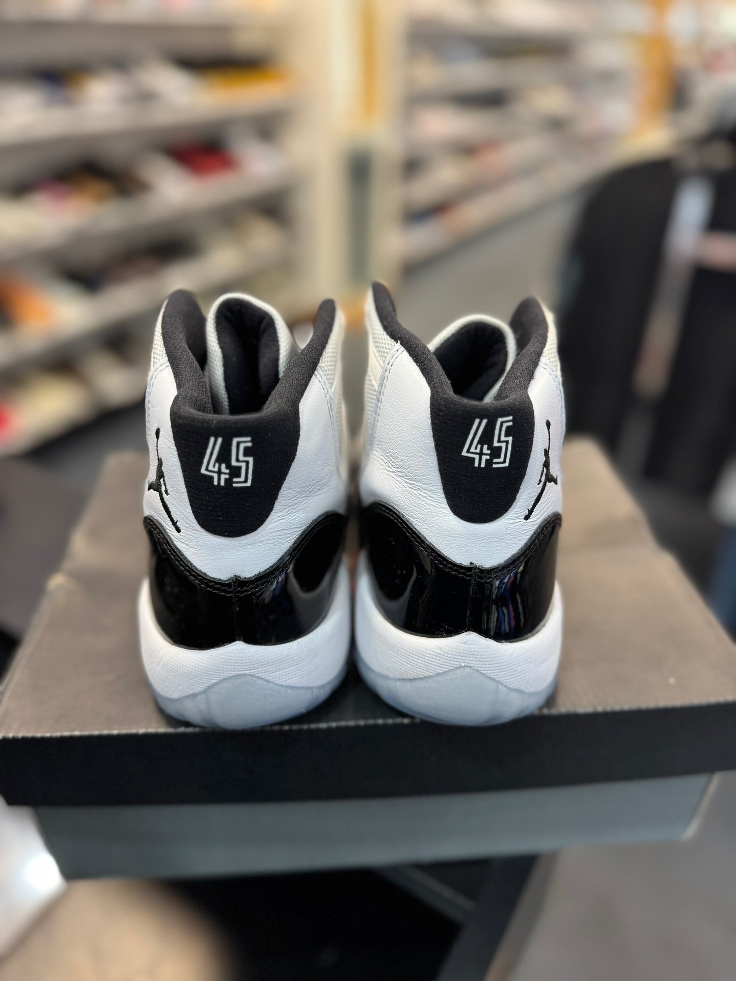 *USED* Jordan 11 Retro Concord (2018) (GS)