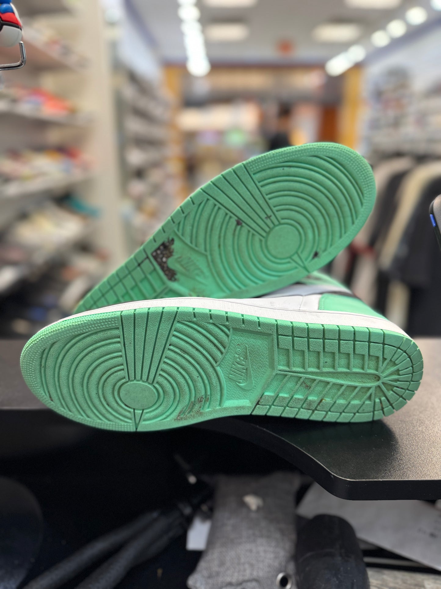 *USED* Jordan 1 Retro High OG Green Glow