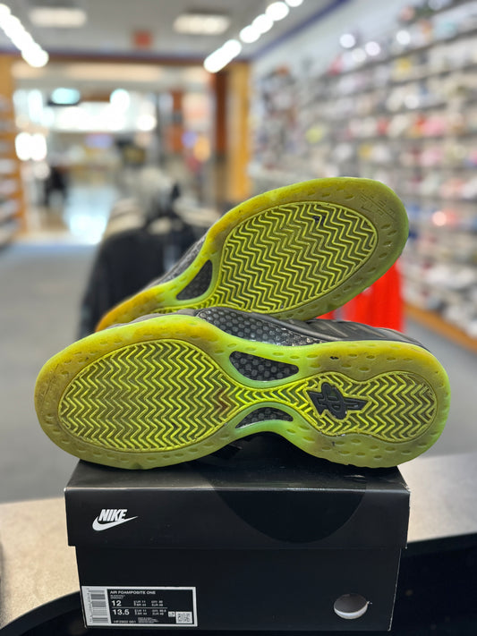 *USED* Nike Air Foamposite One Black Volt