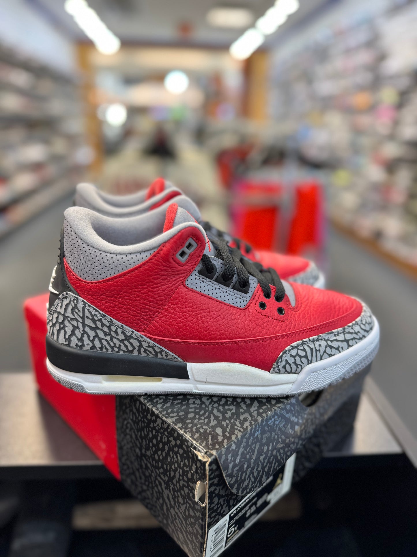 *USED* Jordan 3 Retro SE Fire Red (GS)