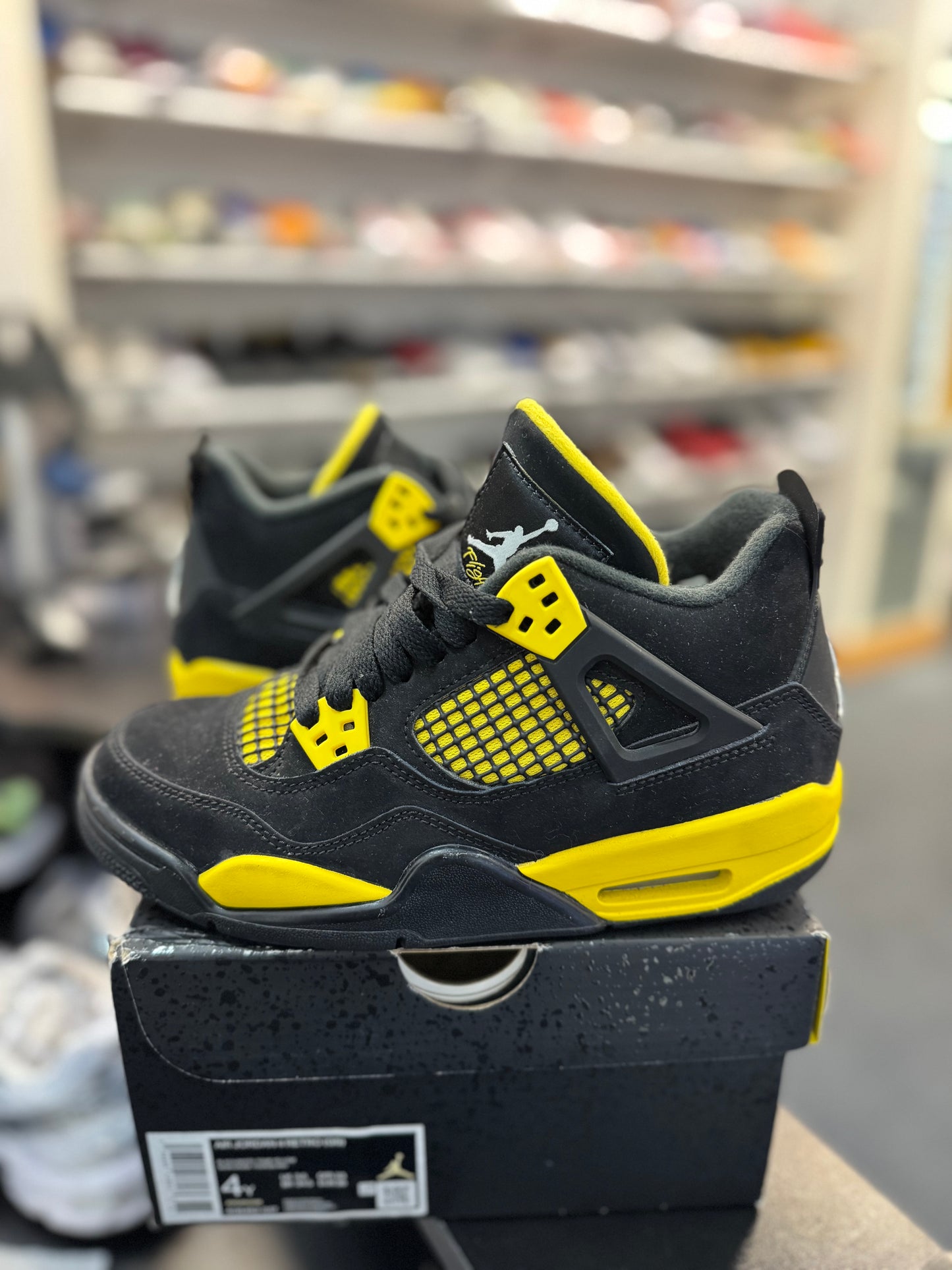 *USED* Jordan 4 Retro Thunder (2023) (GS)