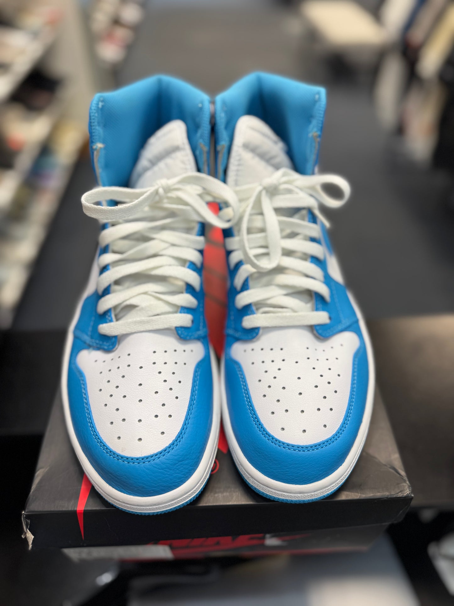 *USED* Jordan 1 Retro High OG UNC