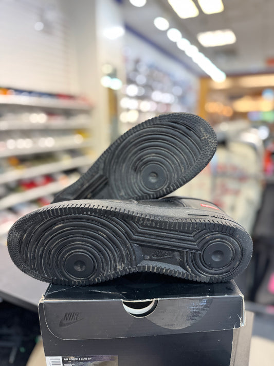 *USED* Nike Air Force 1 Low Supreme Black