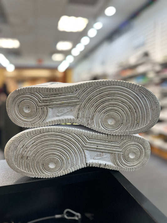 *USED* Nike Air Force 1 Low Supreme White