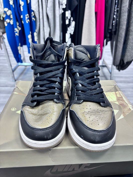 *USED* Jordan 1 Retro High Black Metallic Gold