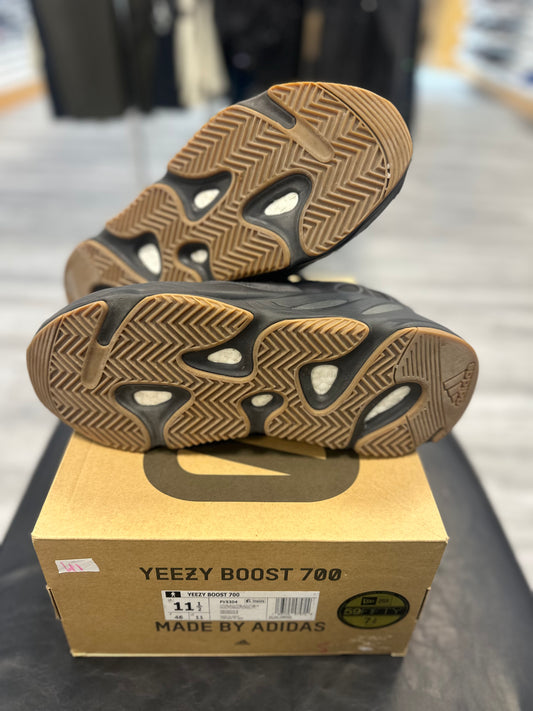 *USED* adidas Yeezy Boost 700 Utility Black
