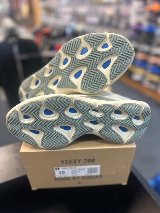 *USED* adidas Yeezy 700 V3 Azael