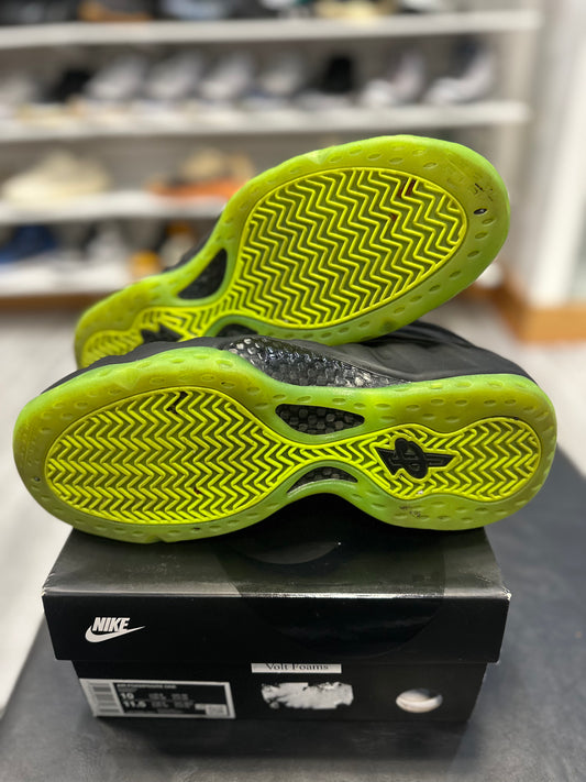 *USED* Nike Air Foamposite One Black Volt
