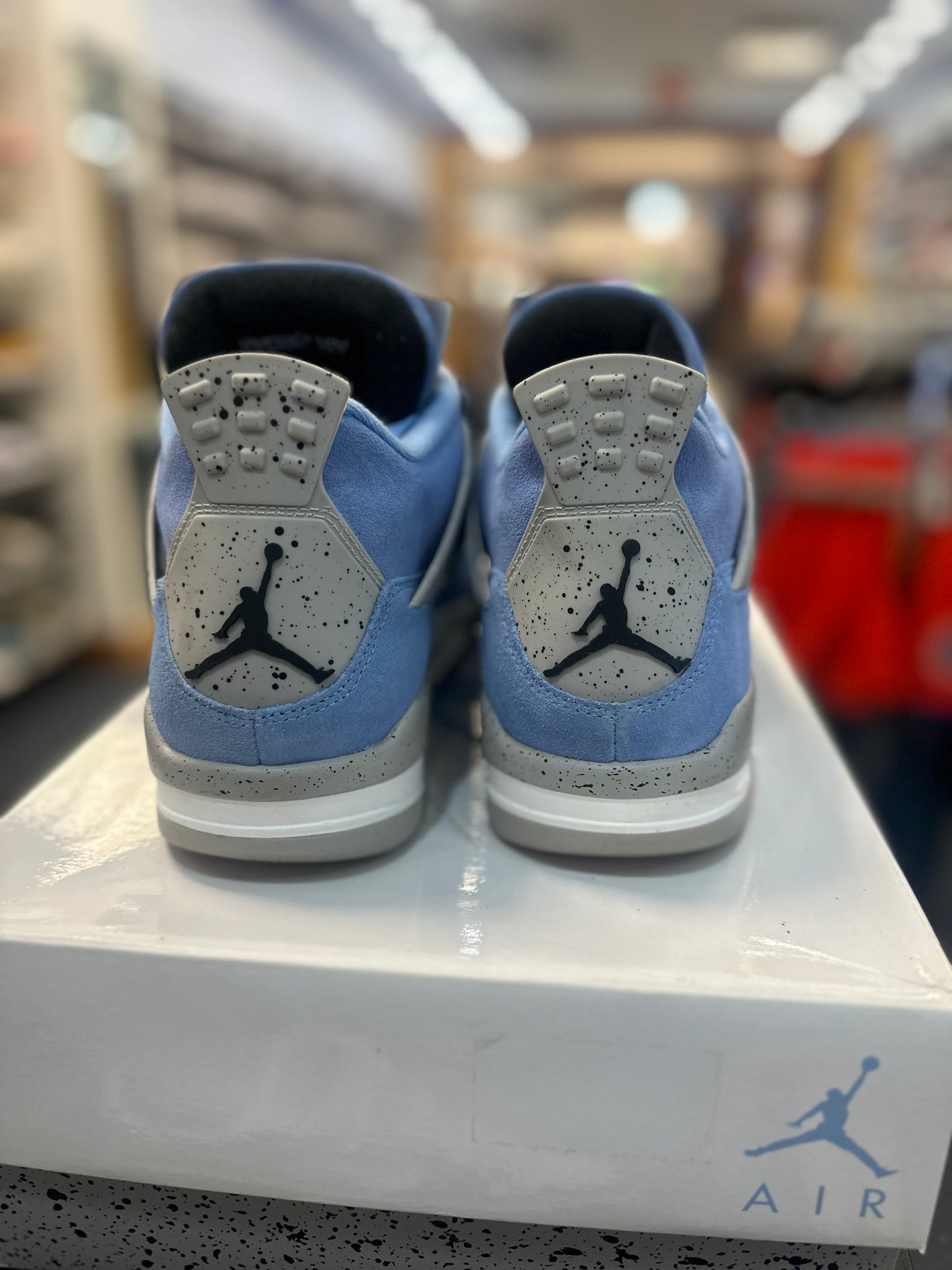 *USED* Jordan 4 Retro University Blue
