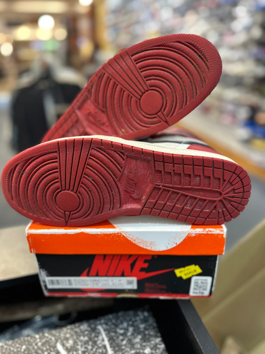 *USED* Jordan 1 Retro High OG Chicago Lost and Found