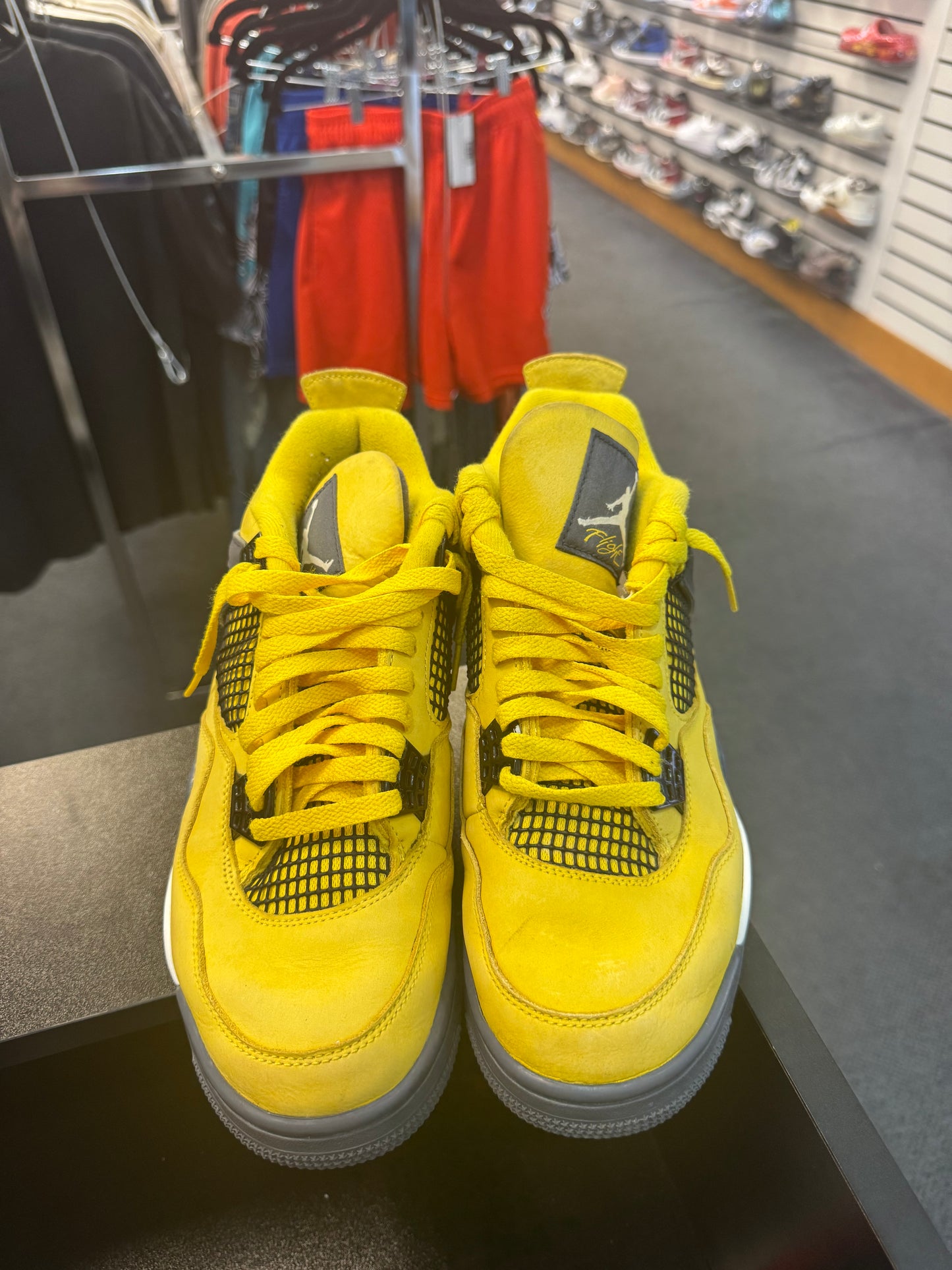*USED* Jordan 4 Retro Lightning (2021)