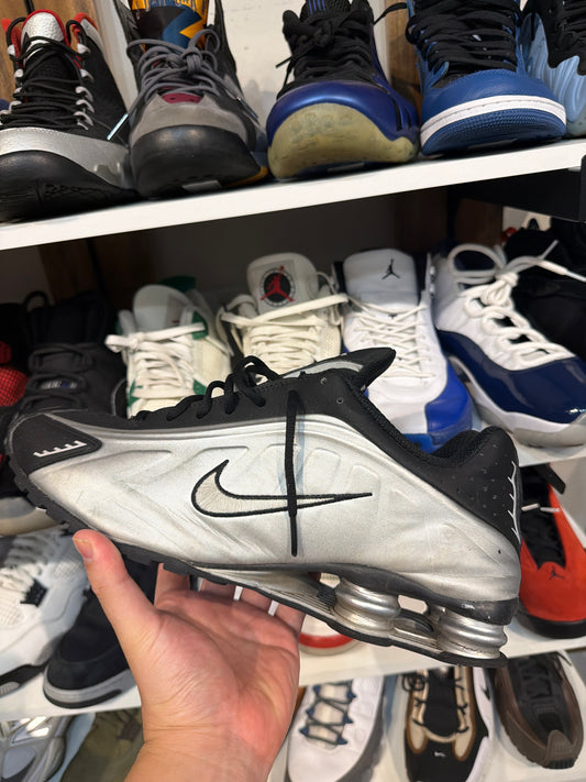 *USED* Nike Shock Grey