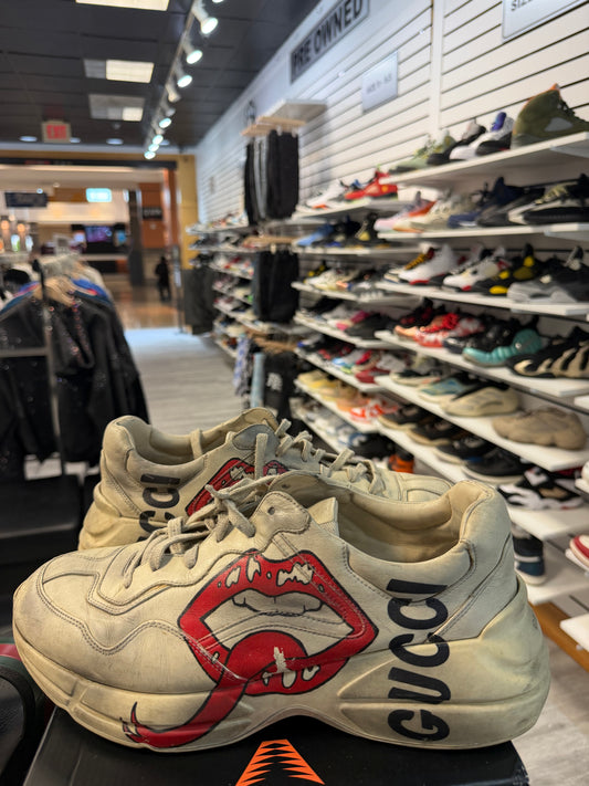 *USED* Gucci Rython Distressed Tounge