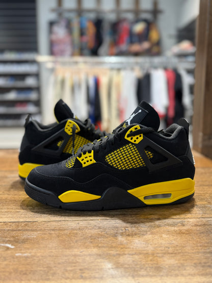 *USED* Jordan 4 Retro Thunder (2023)