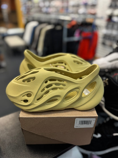 *USED* adidas Yeezy Foam RNNR Sulfur