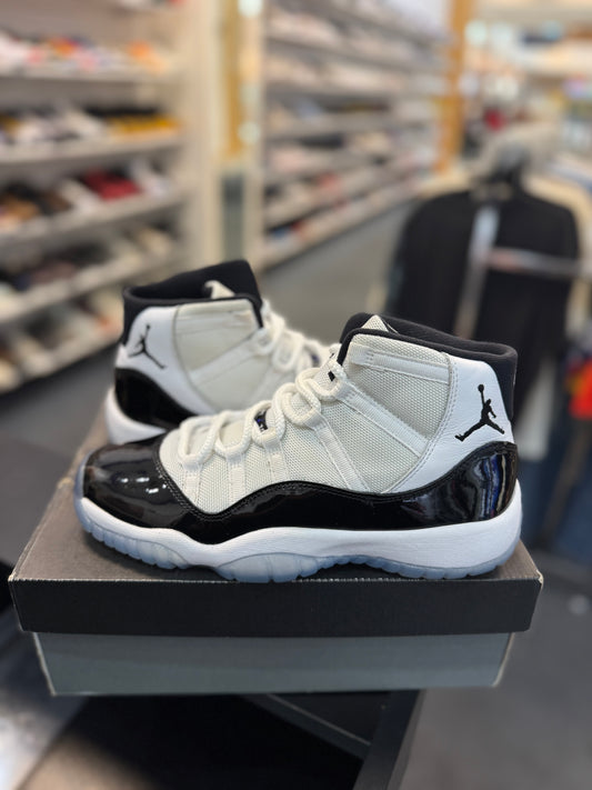 *USED* Jordan 11 Retro Concord (2018) (GS)