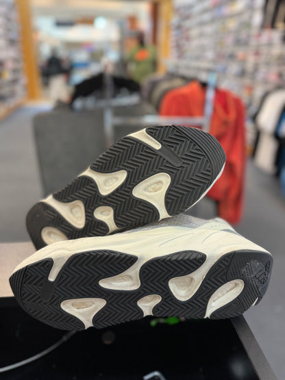 *USED* adidas Yeezy Boost 700 V2 Static