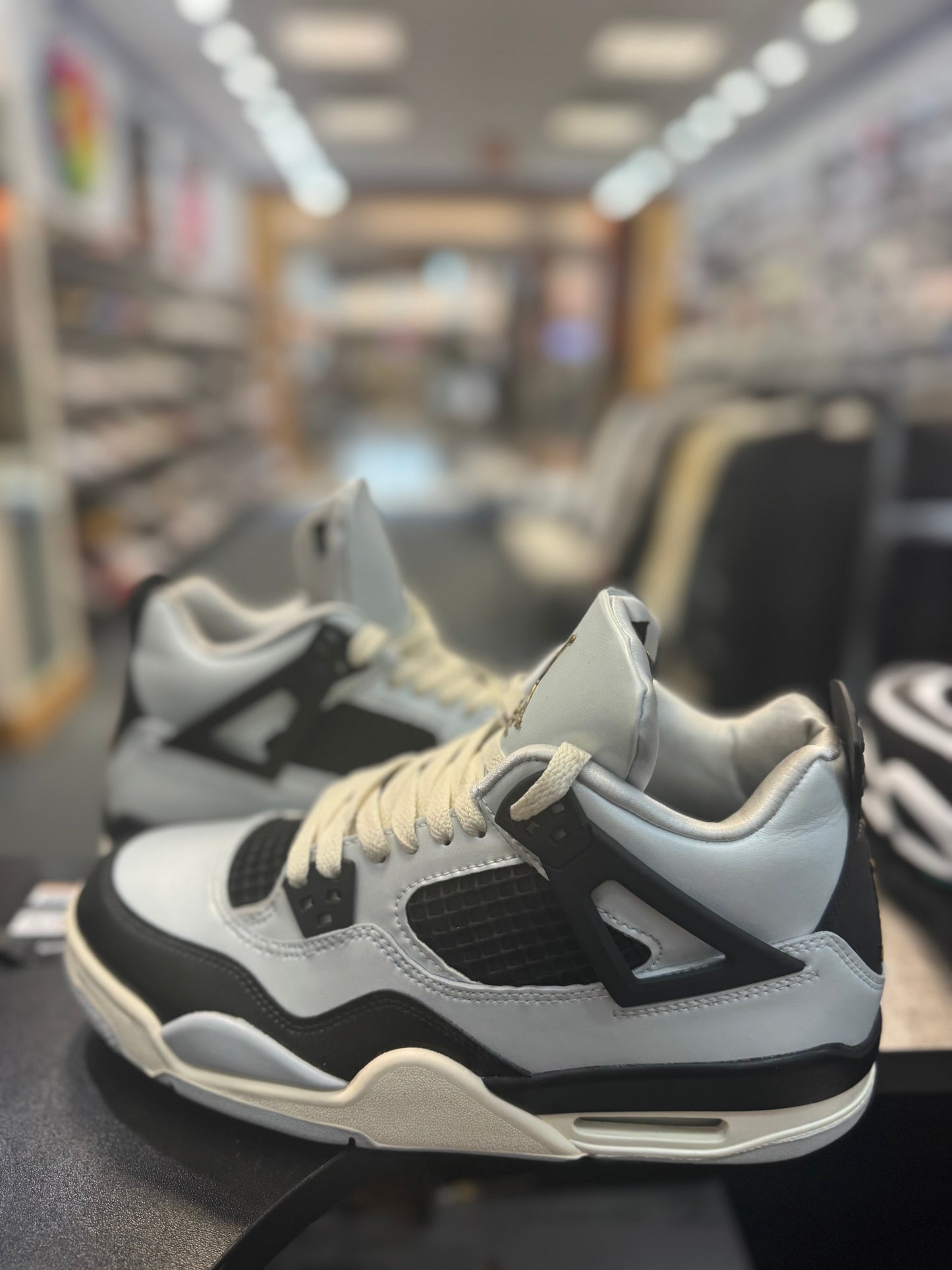 *USED* Jordan 4 Retro Platinum Gold (GS)