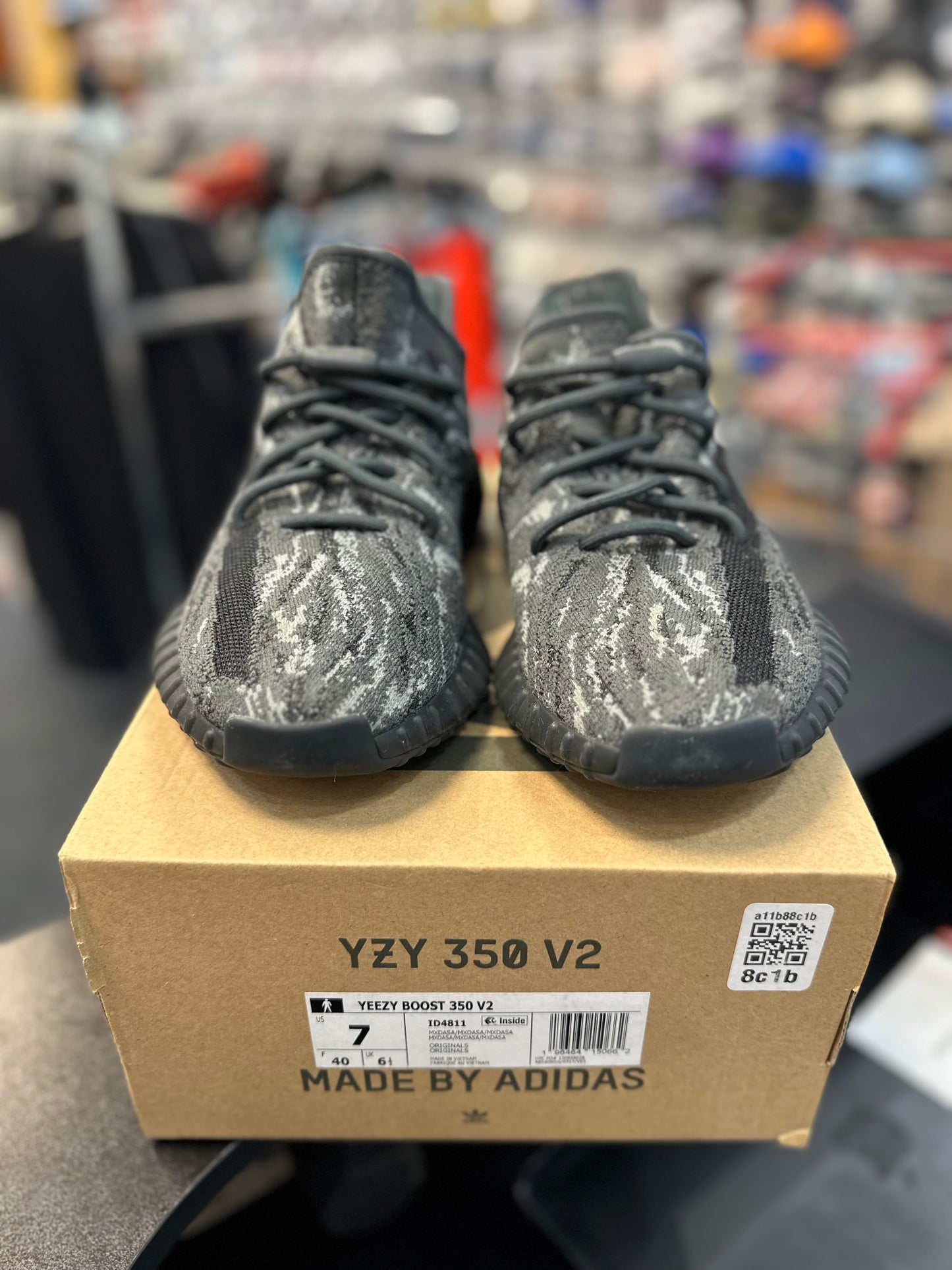*USED* adidas Yeezy Boost 350 v2 Mx Dark Salt