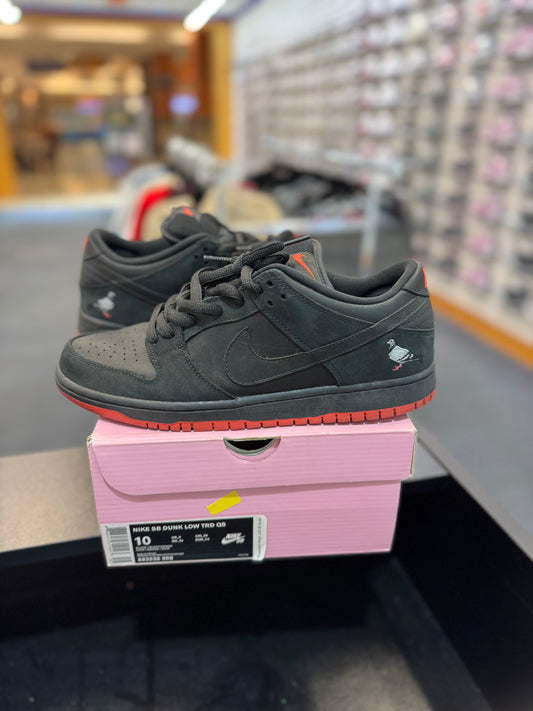 *USED* Nike SB Dunk Low Black Pigeon