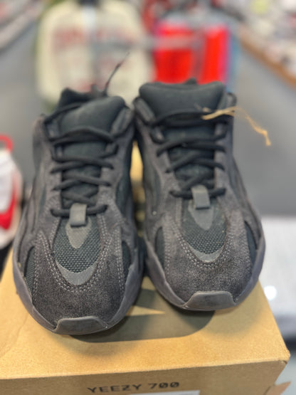 *USED* Yeezy 700 Vanta