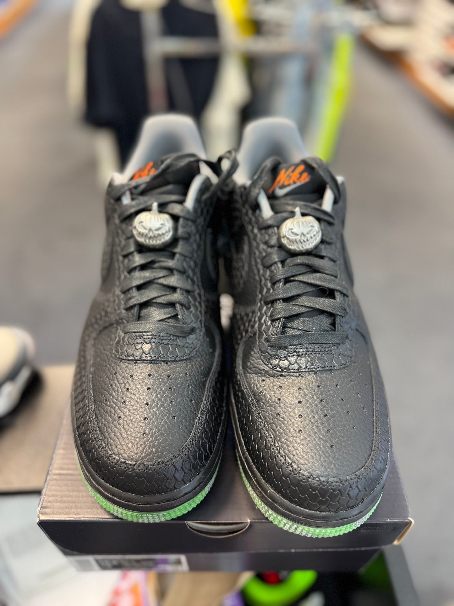 *USED* Nike Air Force 1 Low PRM Halloween (2023)