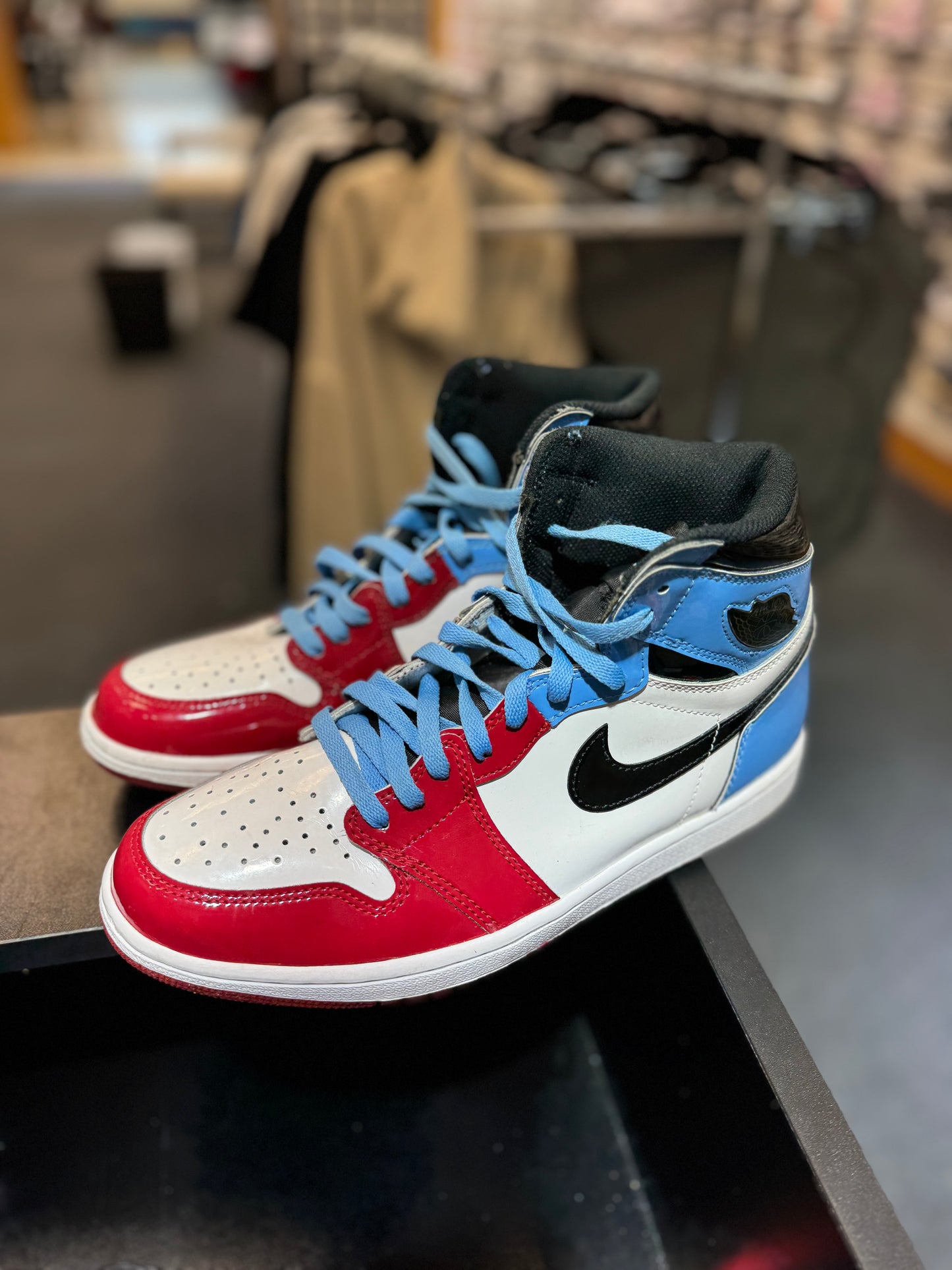 *USED* Jordan 1 Retro High Fearless UNC Chicago