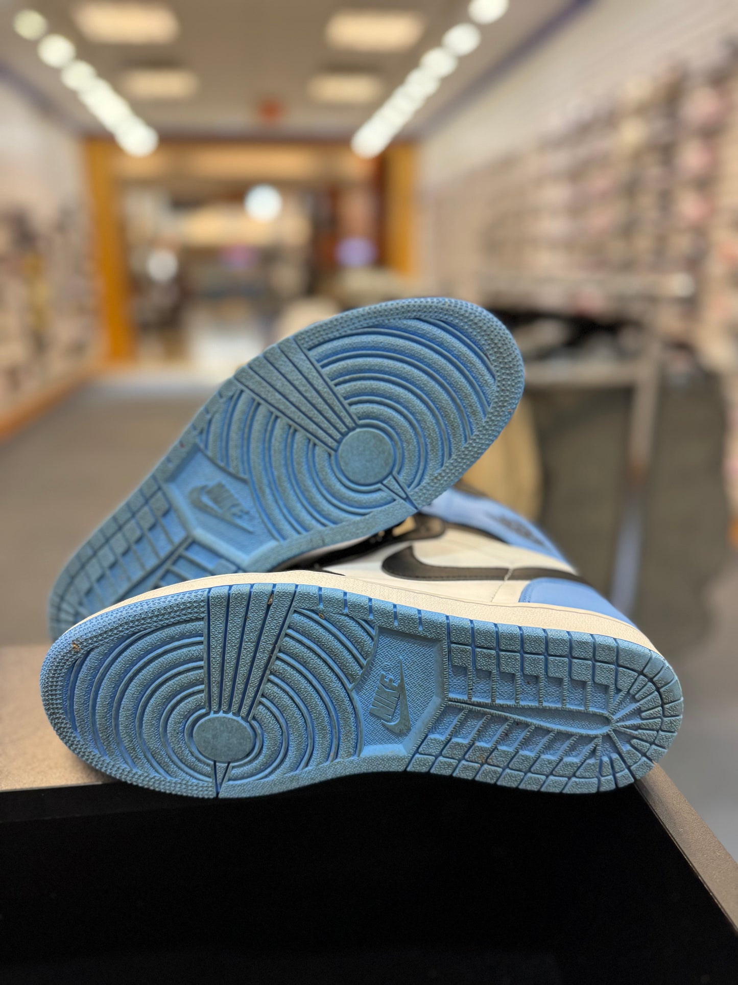 *USED* Jordan 1 Retro High OG UNC Toe