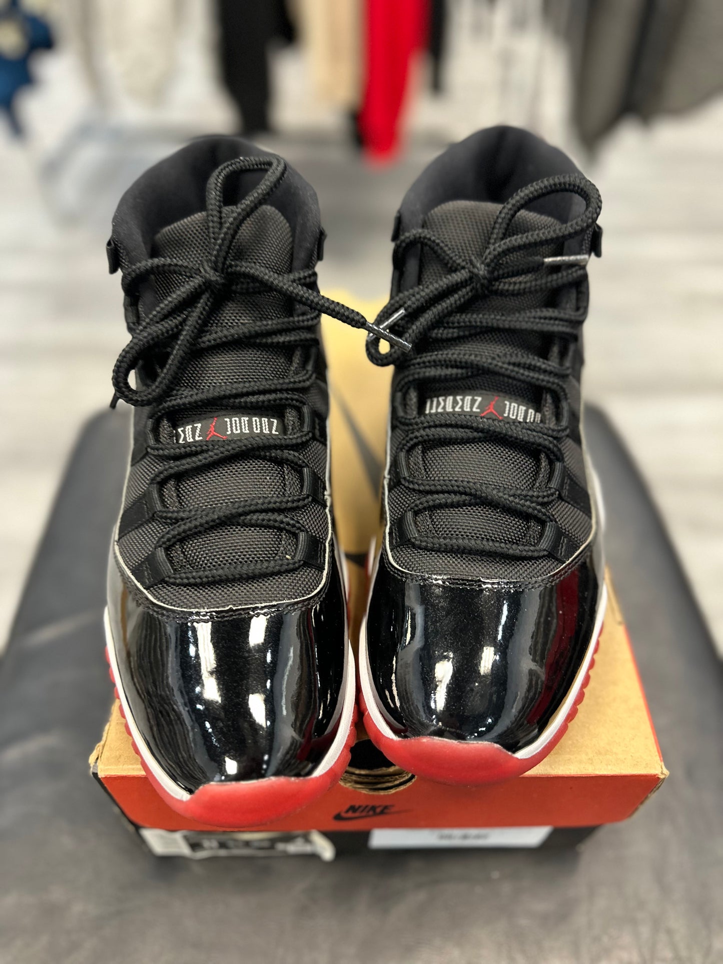 *USED* Jordan 11 Retro Playoffs Bred (2019)