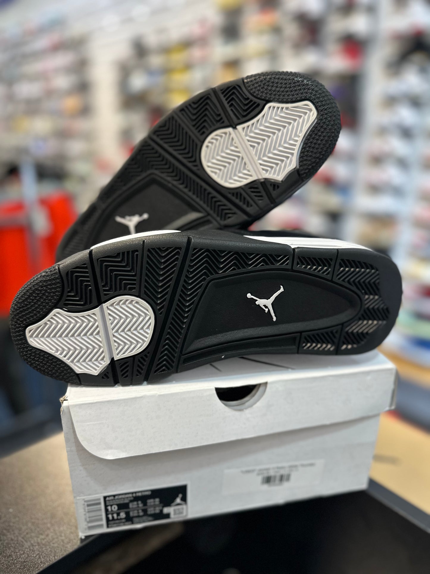 *USED* Jordan 4 Retro White Thunder