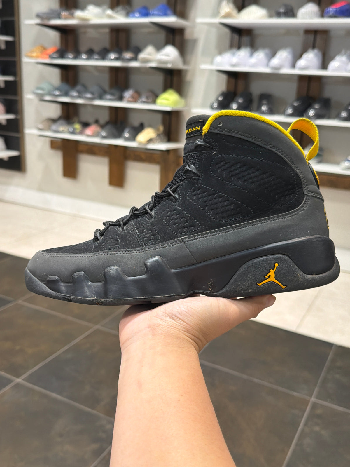 *USED* Jordan 9 Retro Dark Charcoal University Gold