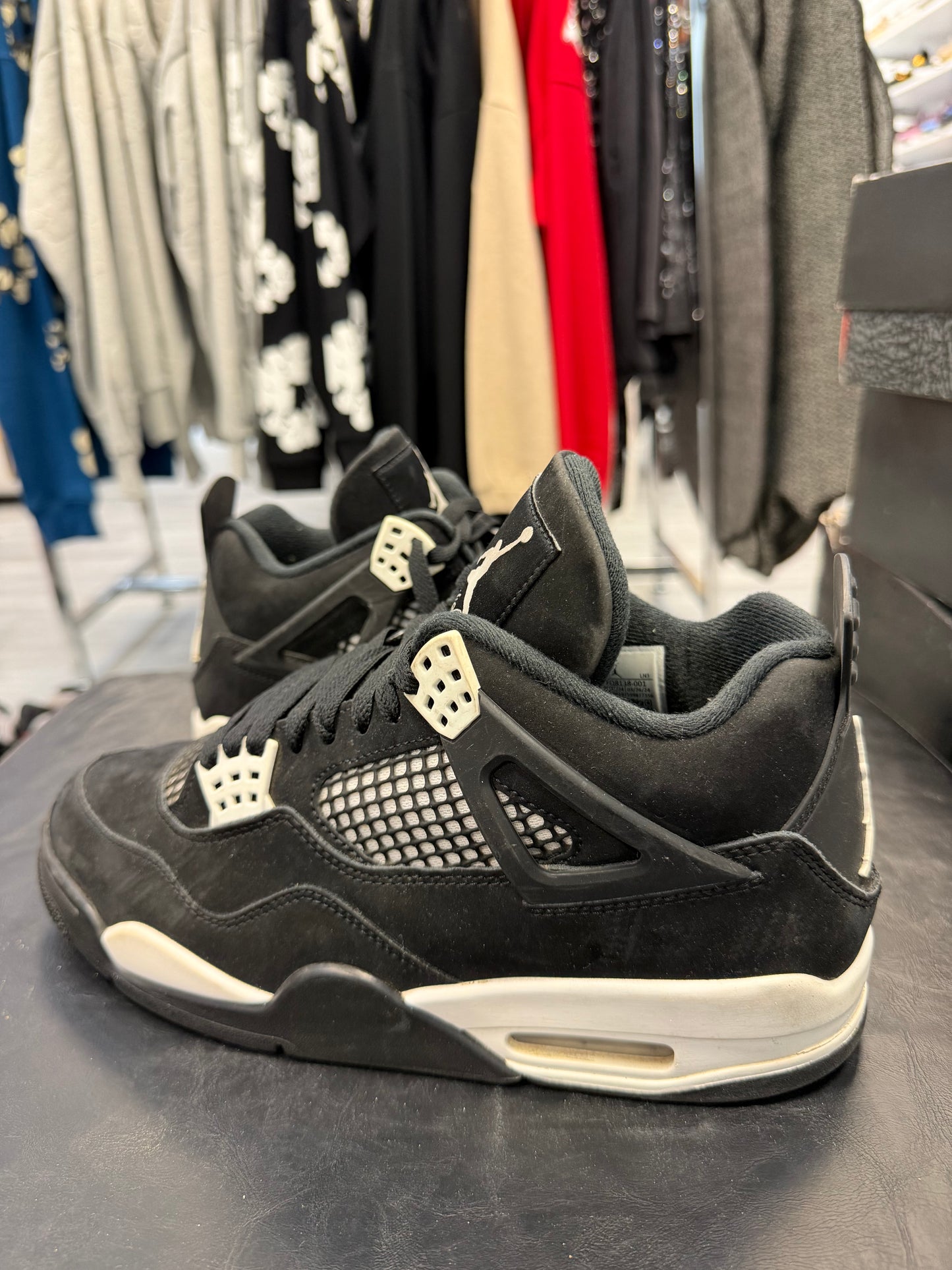 *USED* Jordan 4 Retro White Thunder