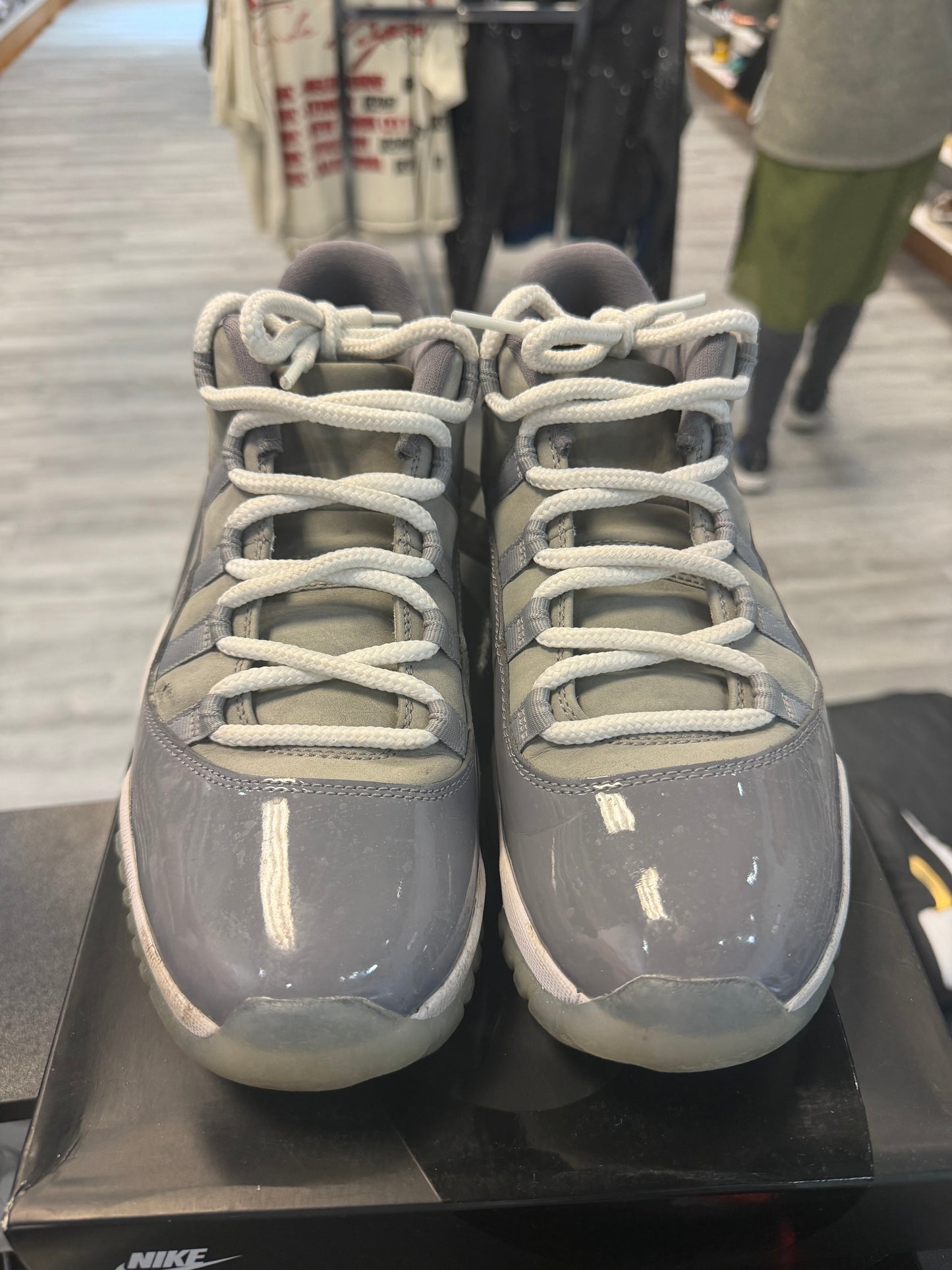 *USED* Jordan 11 Retro Low Cool Grey