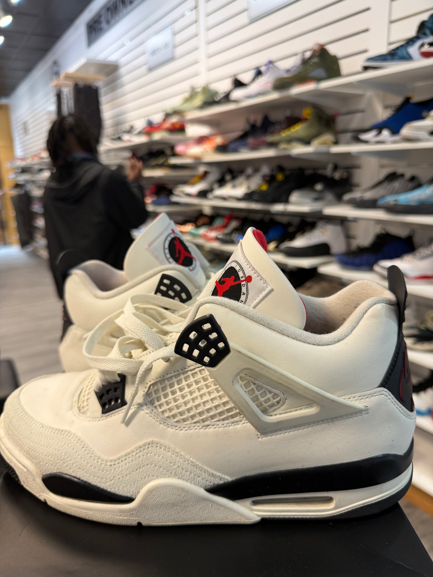 *USED* Jordan 4 Retro Flight Club