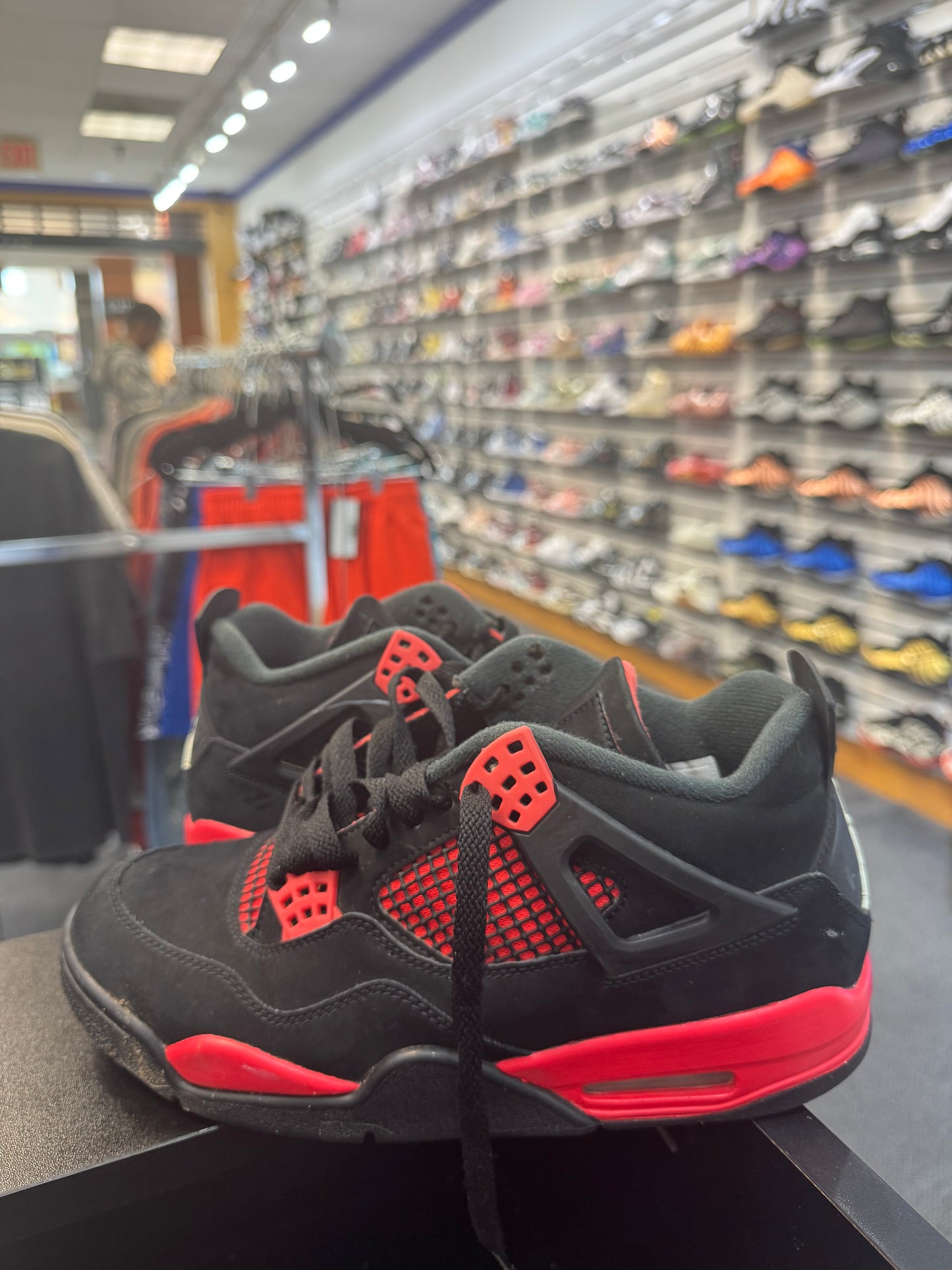 *USED*  Jordan 4 Retro Red Thunder