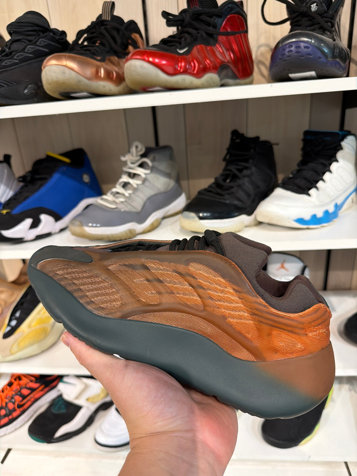 *USED*  Yeezy 700 Cabron