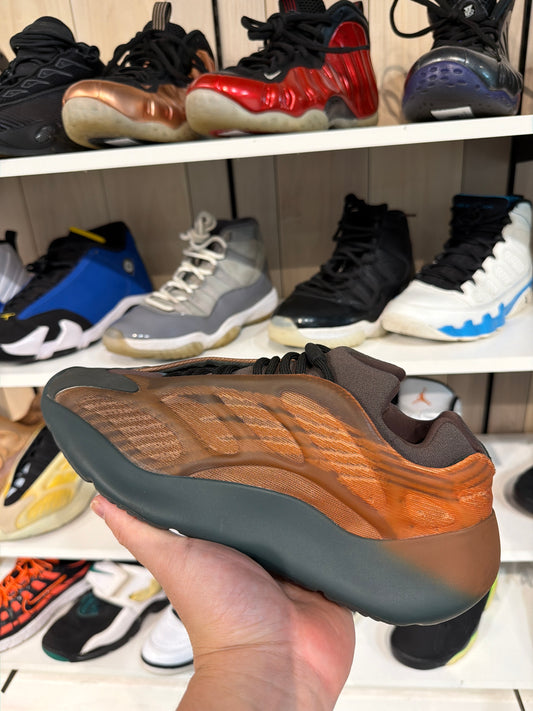 *USED*  Yeezy 700 Cabron