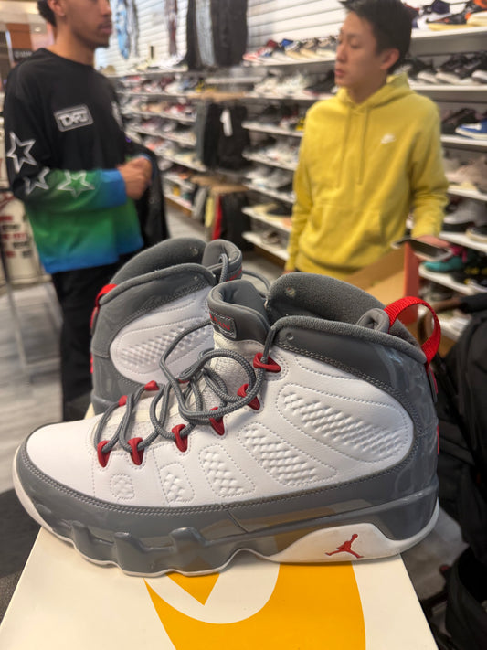 *USED* Jordan 9 Retro Fire Red