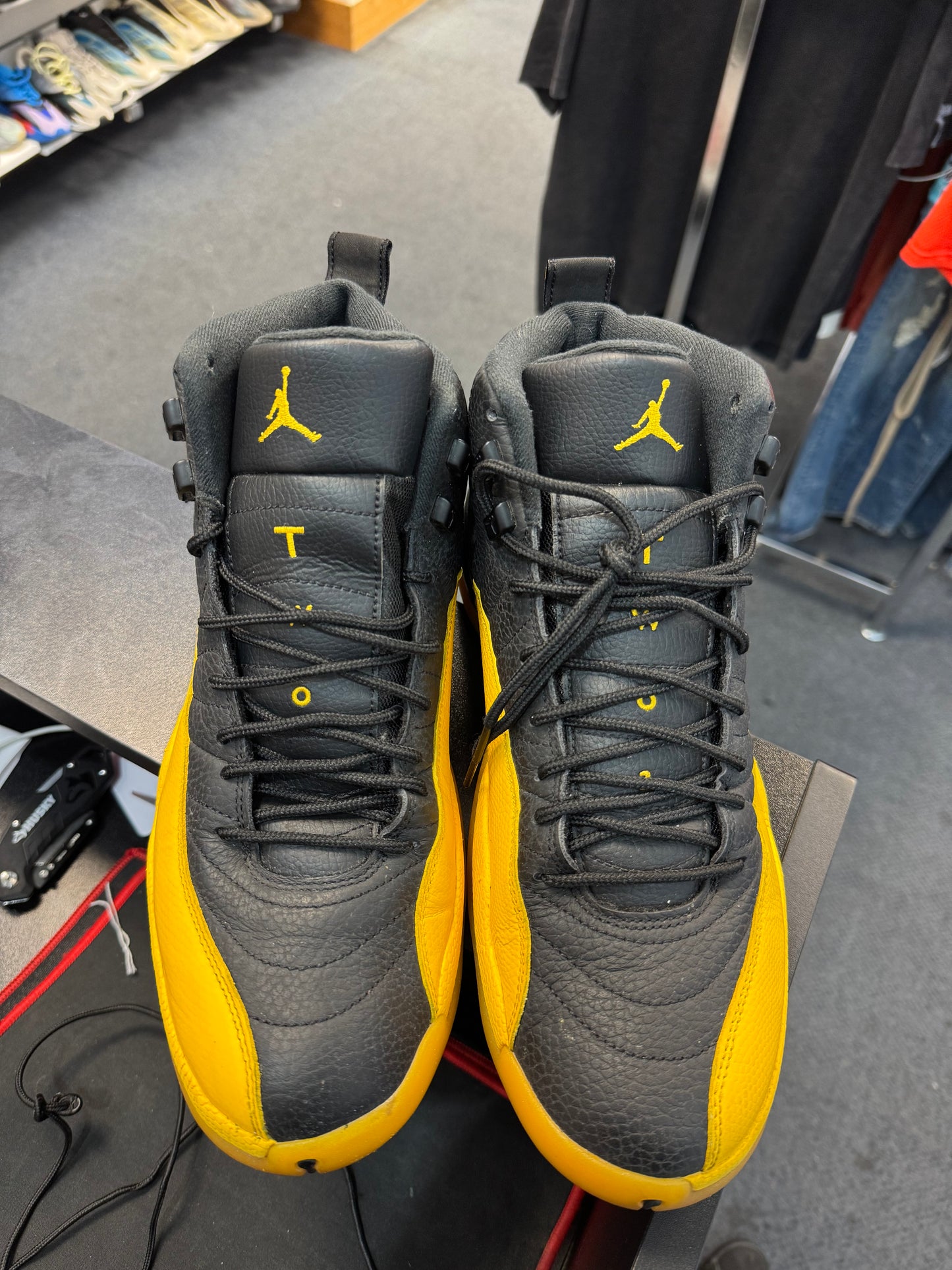 *USED* Jordan 12 Retro Black University Gold