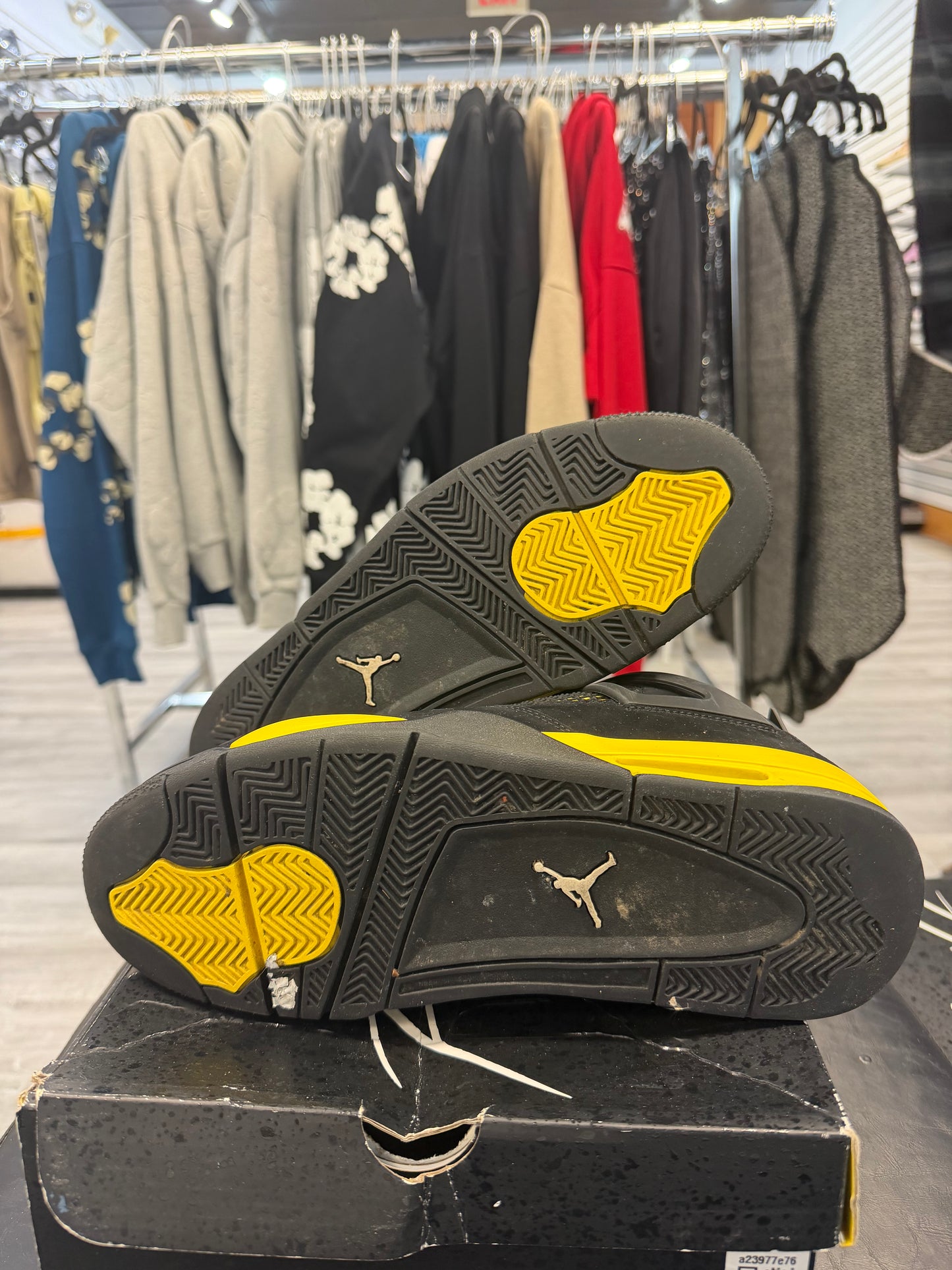 *USED* Jordan 4 Retro Yellow Thunder