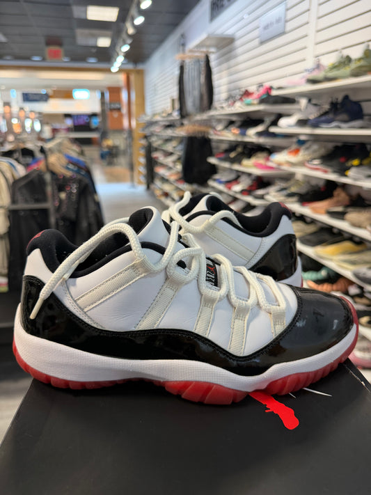 *USED* Jordan 11 Retro Low Concord Bred