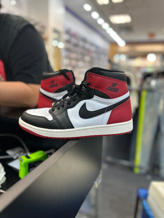 *USED* Jordan 1 Retro Black Toe Reimagined