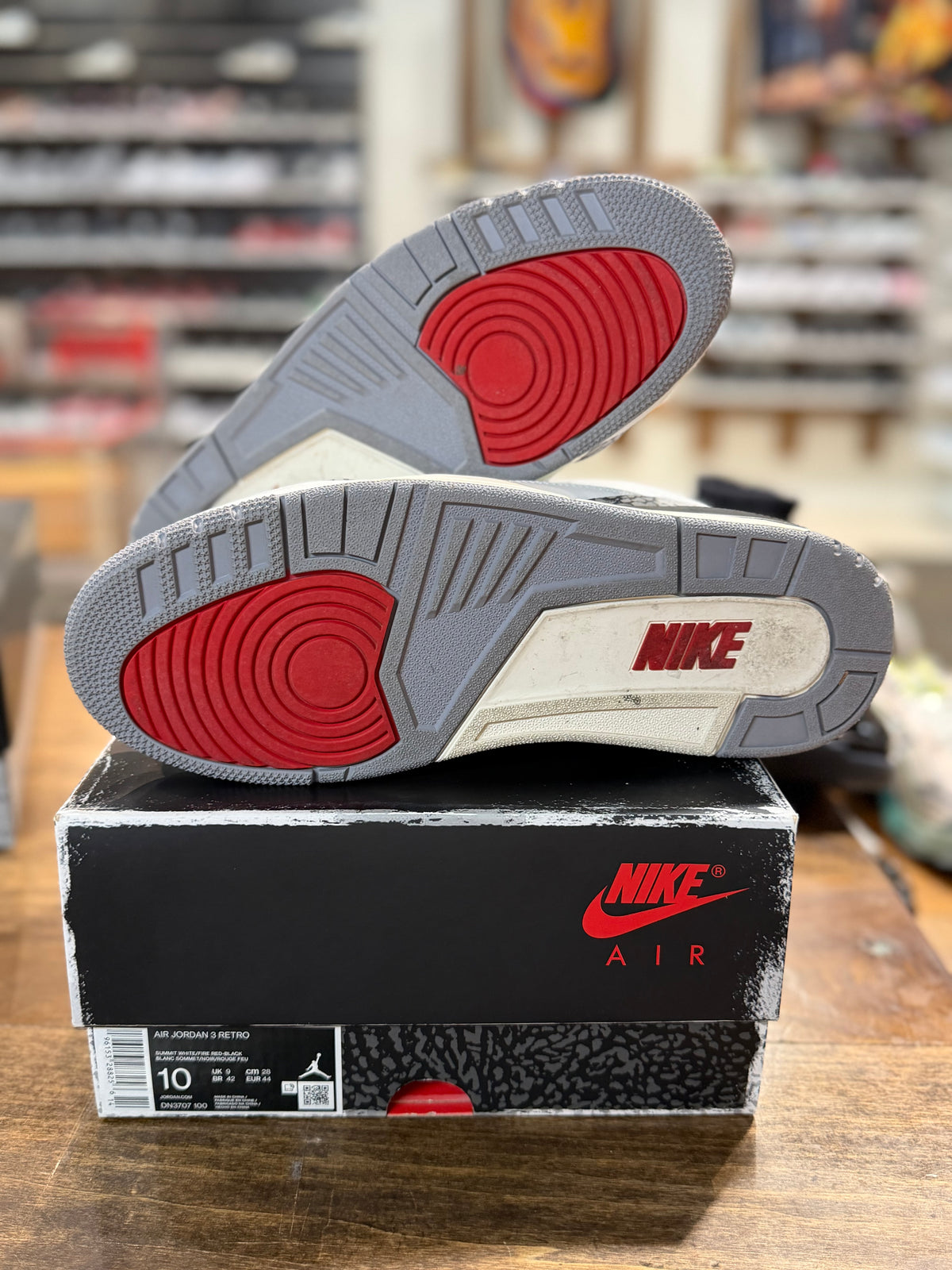 *USED* Jordan 3 Retro White Cement